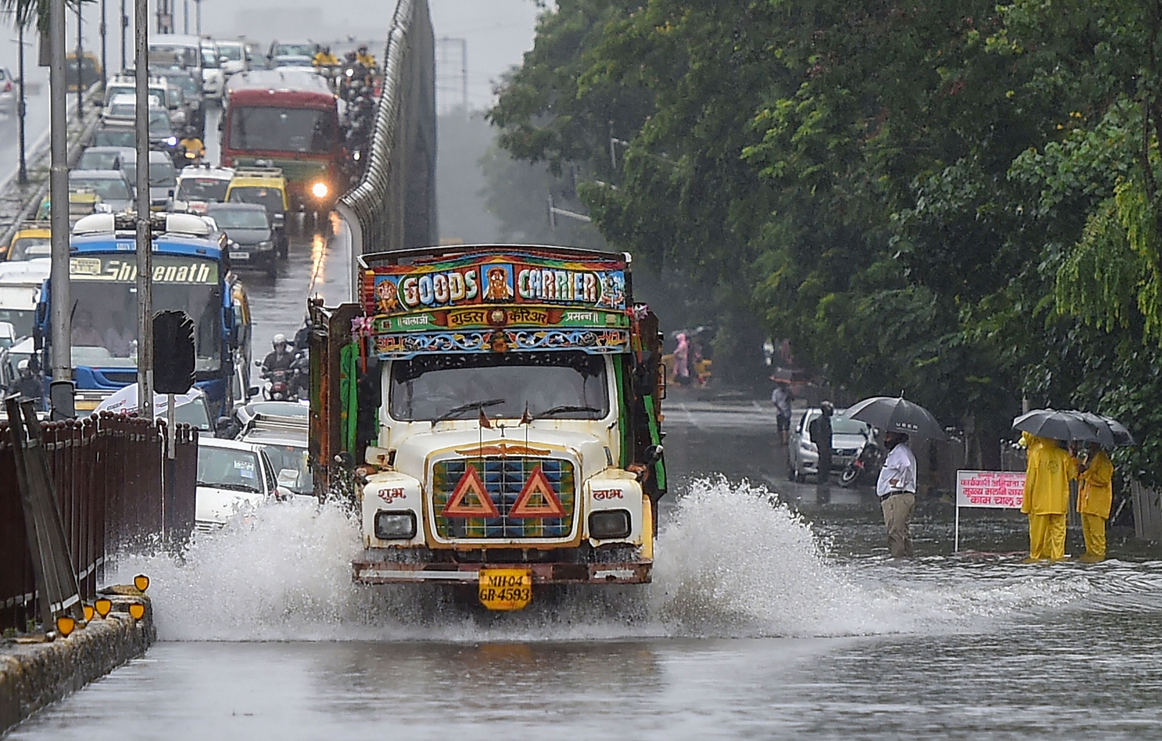 Heavy Rain Lashes Mumbai