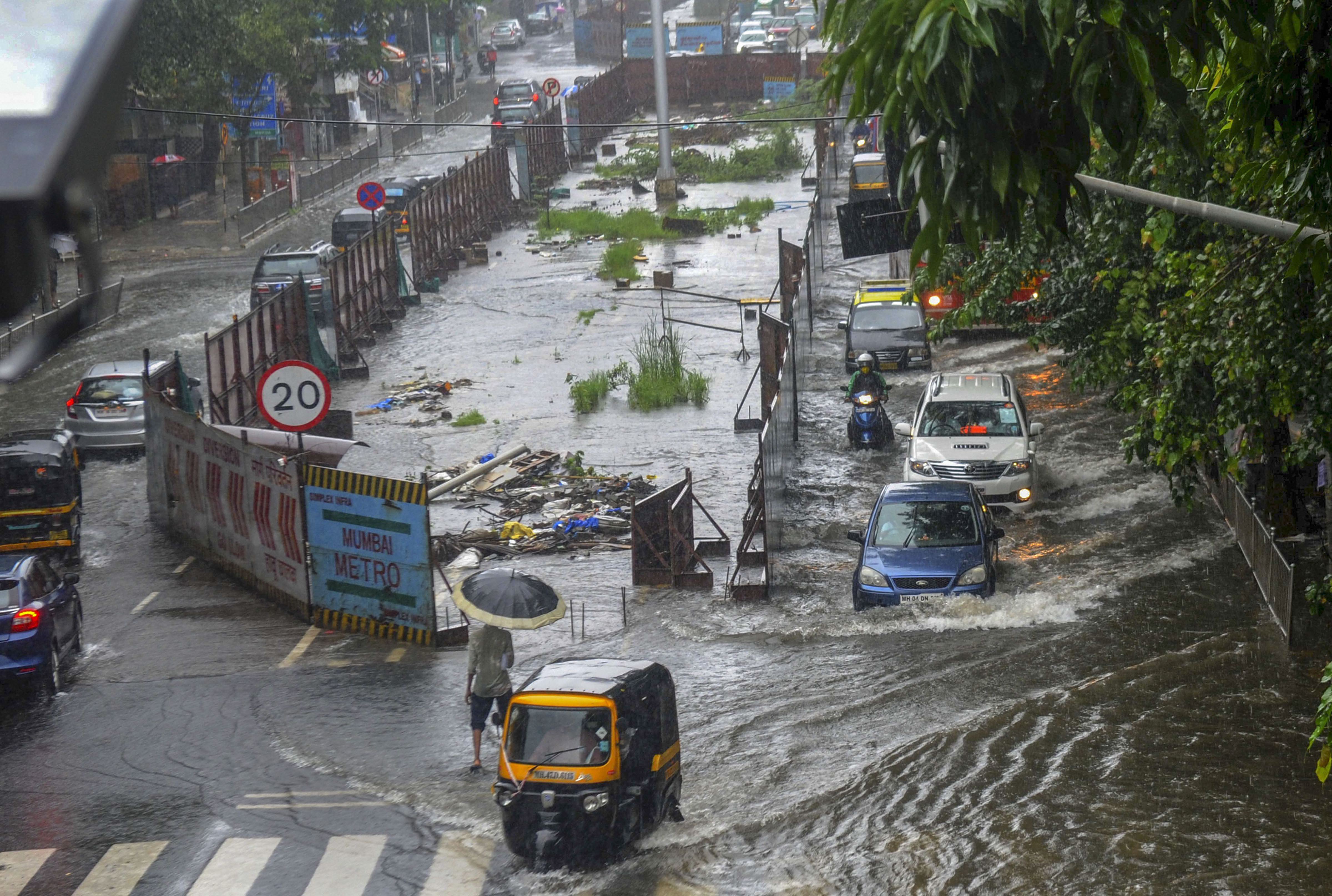 Heavy Rain Lashes Mumbai