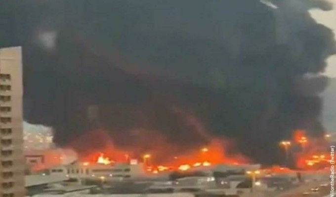 Massive Fire Breaks Out At Ajman market In Dubai