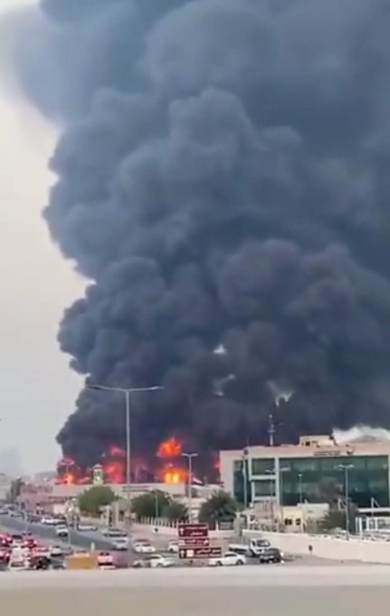 Massive Fire Breaks Out At Ajman market In Dubai