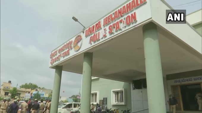 Violence erupts At DJ Halli And KG Halli Over Facebook post in Bengaluru