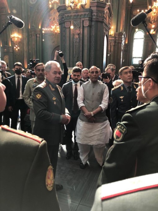 তিন দিনের রাশিয়া সফরে ভারতের প্রতিরক্ষামন্ত্রী রাজনাথ সিং