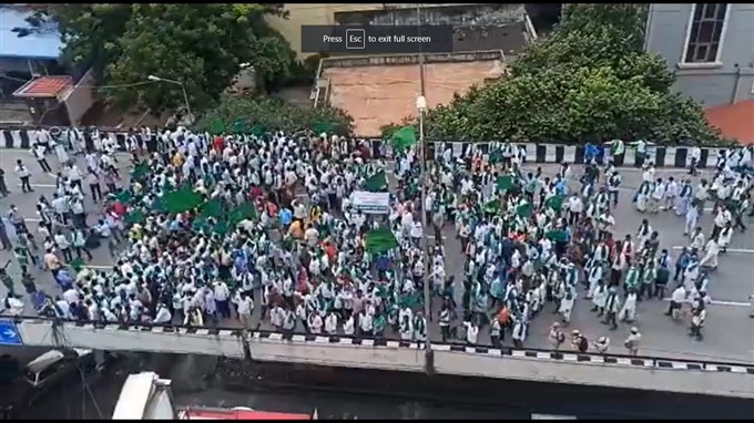 ಕೃಷಿ ಮಸೂದೆ ವಿರೋಧಿಸಿ ಸರ್ಕಾರದ ವಿರುದ್ಧ ಬೆಂಗಳೂರಲ್ಲಿ ರೈತರ ಪ್ರತಿಭಟನೆ