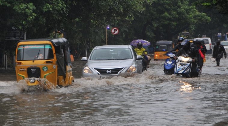 ಚಿತ್ರಗಳು: ತಮಿಳುನಾಡಿನ ರಾಜಧಾನಿ ಚೆನ್ನೈನಲ್ಲಿ ಗುಡುಗುಸಹಿತ ಭಾರಿ ಮಳೆ 