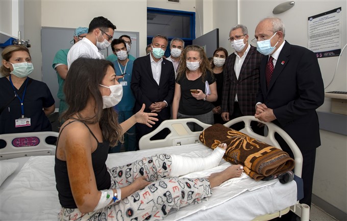 உலுக்கிய நிலநடுக்கம்.. உருகுலைந்த துருக்கி- படங்கள் 