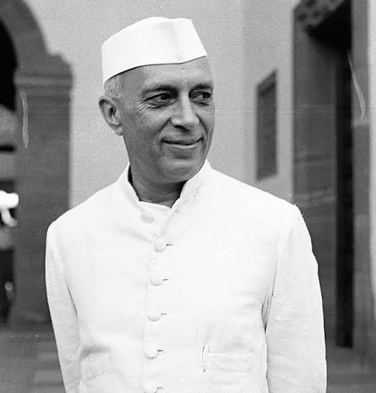 Leaders Pay tribute to India's first PM Jawaharlal Nehru on his birth anniversary
