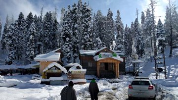 Seasons First Snowfall In J&K, Ladakh And HP