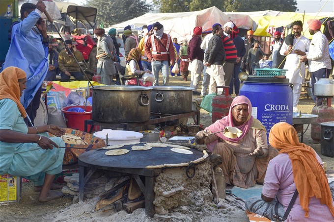 ಚಿತ್ರಗಳು; ಕೃಷಿ ಕಾಯ್ದೆ ವಿರುದ್ಧ ಸೋನಿಪತ್ ನಲ್ಲಿ ಮುಂದುವರೆದ ರೈತರ ಪ್ರತಿಭಟನೆ
