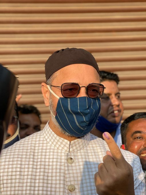 GHMC Elections 2020 గ్యాలరీ: ఓటు హక్కును వినియోగించుకున్న పలువురు ప్రముఖులు 