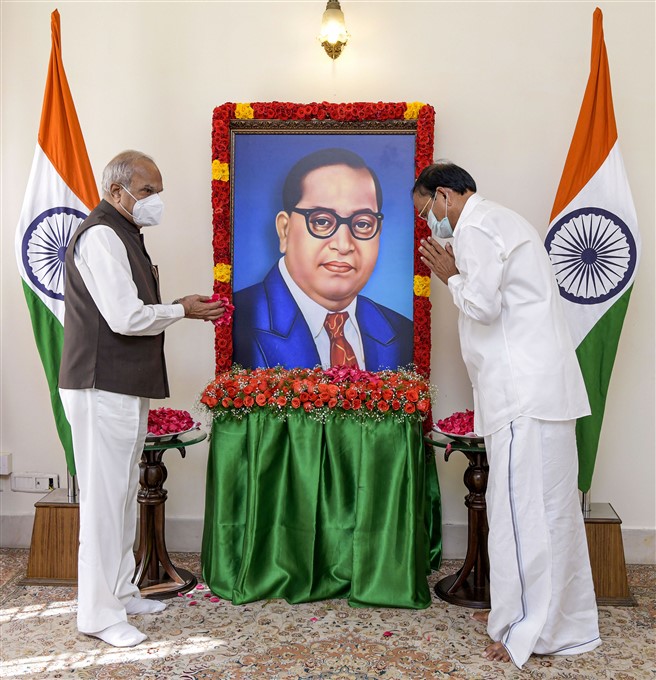 Leaders pays tribute to Dr B R Ambedkar on his death anniversary - Oneindia