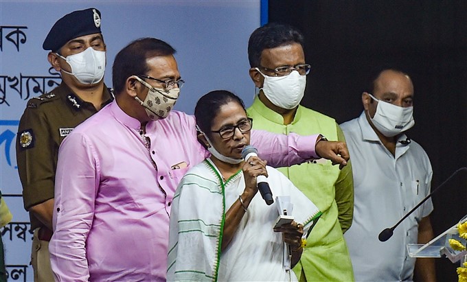 WB CM Mamata Banerjee inaugurates Majerhat bridge in Kolkata