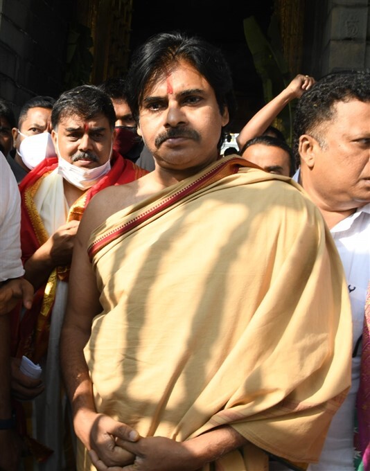 Janasena chief pawan kalyan meeting in tirupati