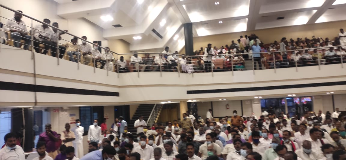 மதுரையில் ஆதரவாளர்களுடன் மு.க. அழகிரி ஆலோசனை