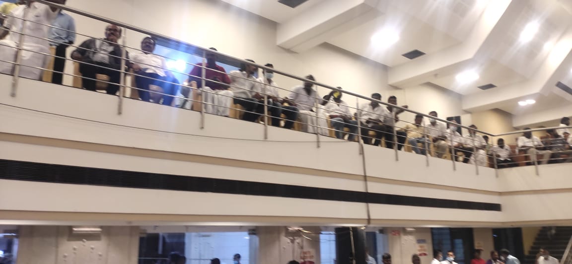 மதுரையில் ஆதரவாளர்களுடன் மு.க. அழகிரி ஆலோசனை