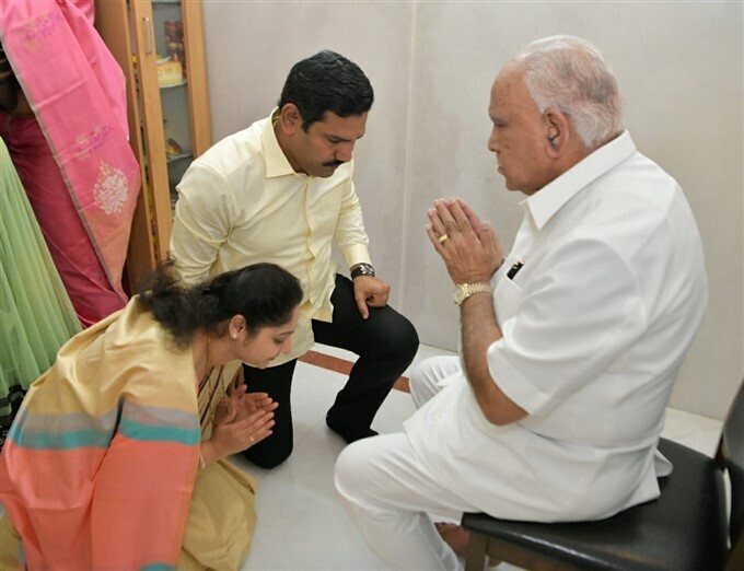 79ാം പിറന്നാള്‍ ആഘോഷിക്കുന്ന കര്‍ണാടക മുഖ്യമന്ത്രി ബിഎസ് യെഡിയൂരപ്പ; ചിത്രങ്ങള്‍ കാണാം