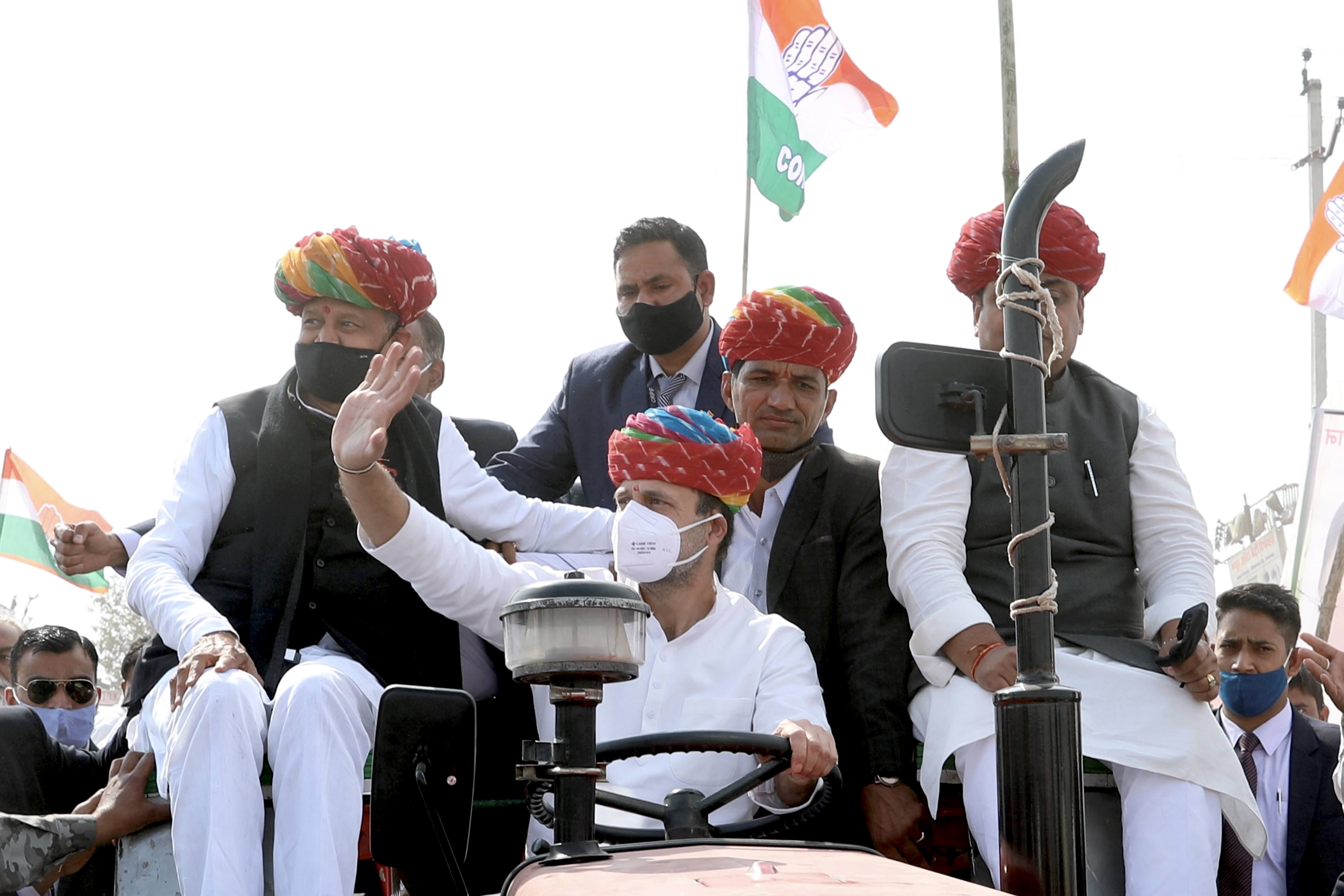 കര്‍ഷകര്‍ക്ക് ആവേശമായി രാഹുല്‍ ഗാന്ധി; അജ്മീറില്‍ നടന്ന റാലിയുടെ ചിത്രങ്ങള്‍