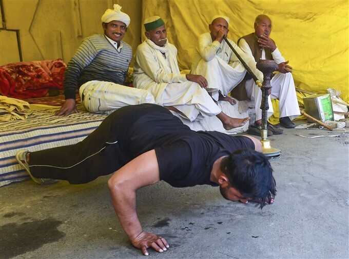 മുട്ട് മടക്കാതെ കർഷകർ, ദില്ലിയിലെ കർഷക സമരം ചിത്രങ്ങളിലൂടെ