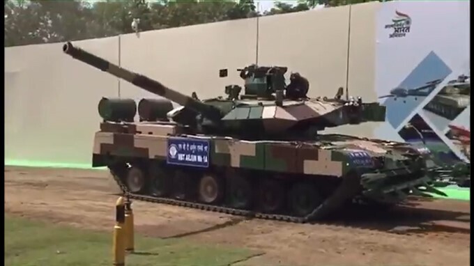 കരുത്തായി അര്‍ജുന്‍, ഇന്ത്യന്‍ നിര്‍മ്മിത യുദ്ധ ടാങ്ക് സൈന്യത്തിന് കൈമാറി പ്രധാനമന്ത്രി- ചിത്രങ്ങള്‍