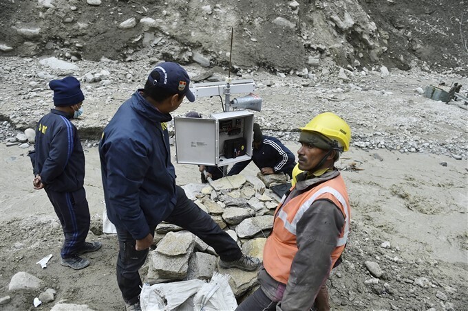 ഉത്തരാഖണ്ഡിലെ ദുരന്തഭൂമിയിൽ പുനരുദ്ധാരണ പ്രവര്‍ത്തനങ്ങള്‍, ചിത്രങ്ങള്‍ കാണാം