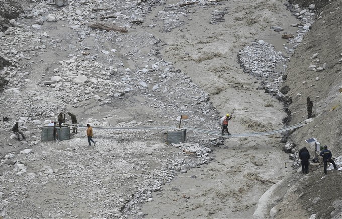 ഉത്തരാഖണ്ഡിലെ ദുരന്തഭൂമിയിൽ പുനരുദ്ധാരണ പ്രവര്‍ത്തനങ്ങള്‍, ചിത്രങ്ങള്‍ കാണാം