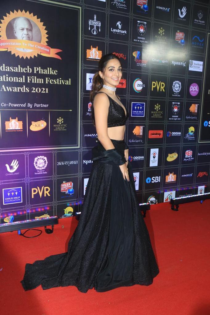 താരങ്ങളുടെ വന്‍പട; ദാദാസാഹിബ് ഫാല്‍ക്കെ ഫിലിം അവാര്‍ഡ് ചടങ്ങിന്റെ ചിത്രങ്ങള്‍