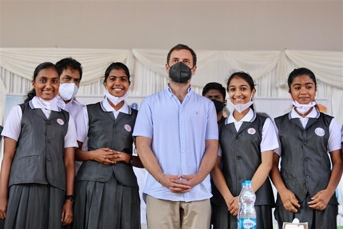 രാഹുല്‍ഗാന്ധി കേരളത്തില്‍, ചിത്രങ്ങള്‍