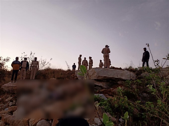 കര്‍ണാടകയിലെ ചിക്കബല്ലാപുരില്‍ ജലാറ്റിന്‍ സ്റ്റിക്കുകള്‍ പൊട്ടിത്തെറിച്ചുണ്ടായ അപകടത്തിന്റെ ചിത്രങ്ങള്‍