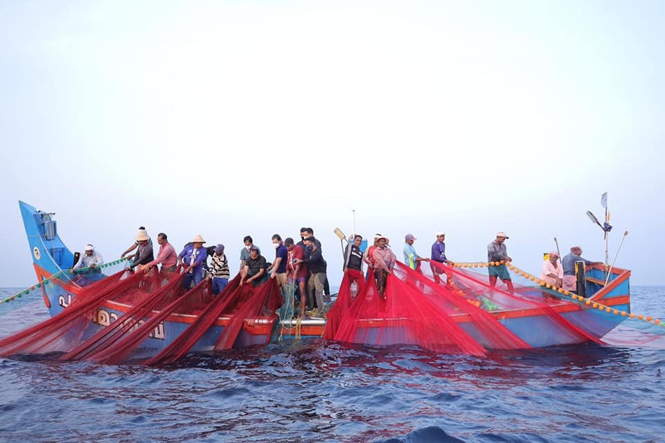 മത്സ്യത്തൊഴിലാളികള്‍ക്കൊപ്പം കടല്‍യാത്ര നടത്തി രാഹുല്‍ ഗാന്ധി, ചിത്രങ്ങള്‍ കാണാം