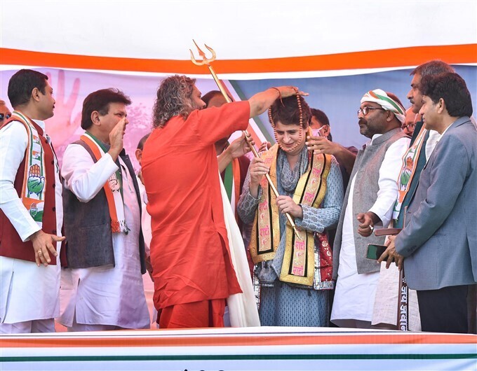 കാര്‍ഷിക നിയത്തിനെതിരെ രാജ്യത്തിന്റെ വിവിധ ഭാഗങ്ങളില്‍ സംഘടിപ്പിച്ച കിസാന്‍ മഹാ പഞ്ചായത്തുകളില്‍ പങ്കെടുത്ത് പ്രിയങ്കാഗാന്ധി, ചിത്രങ്ങള്‍ കാണാം