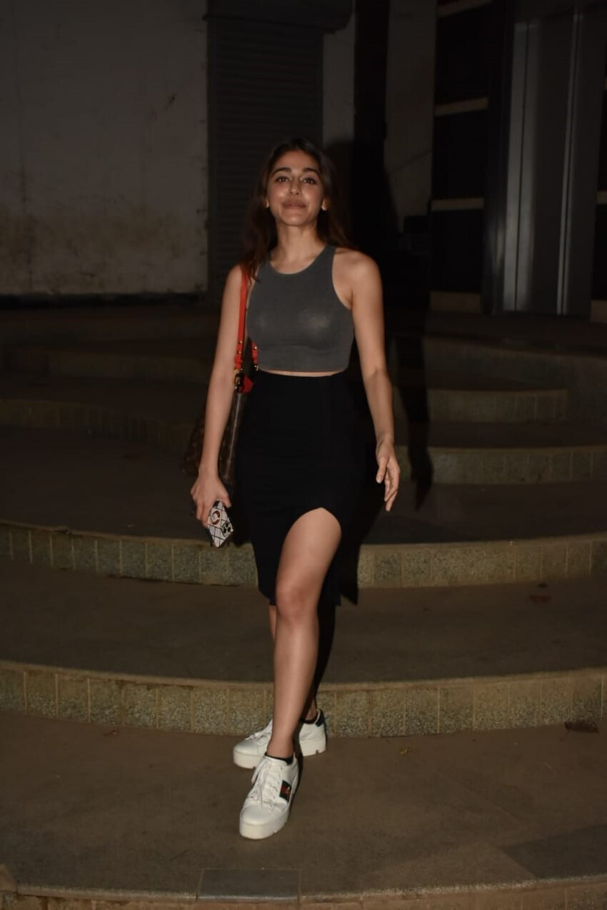 അലായയുടെ ഏറ്റവും പുതിയ ചിത്രങ്ങൾ കാണാം