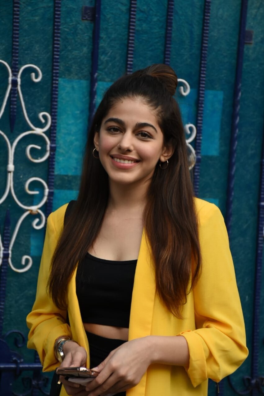 അലായയുടെ ഏറ്റവും പുതിയ ചിത്രങ്ങൾ കാണാം