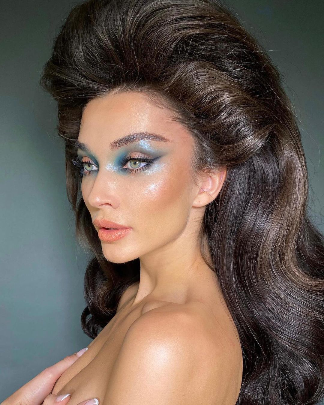 കറുപ്പിൽ തിളങ്ങി എമി ജാക്സൺ- ചിത്രങ്ങൾ കാണാം