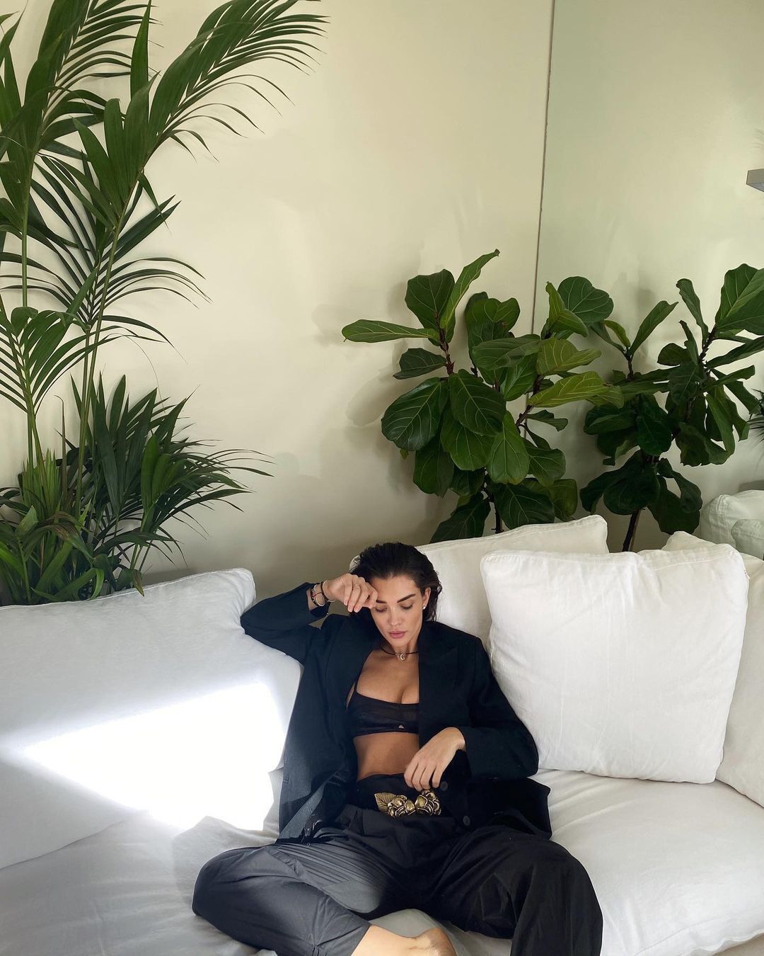 കറുപ്പിൽ തിളങ്ങി എമി ജാക്സൺ- ചിത്രങ്ങൾ കാണാം