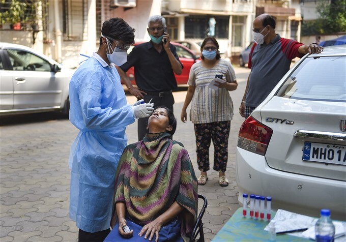 കൊറോണ ആശങ്ക വിട്ടുമാറാത്ത മുംബൈയില്‍ കര്‍മനിരതരായി ആരോഗ്യ പ്രവര്‍ത്തകര്‍- ചിത്രങ്ങള്‍ കാണാം