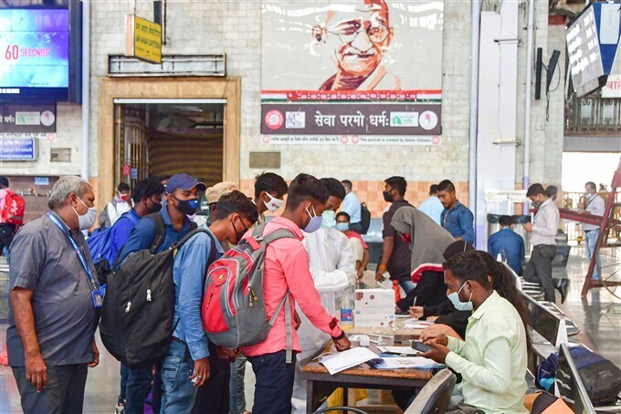 കൊറോണ ആശങ്ക വിട്ടുമാറാത്ത മുംബൈയില്‍ കര്‍മനിരതരായി ആരോഗ്യ പ്രവര്‍ത്തകര്‍- ചിത്രങ്ങള്‍ കാണാം