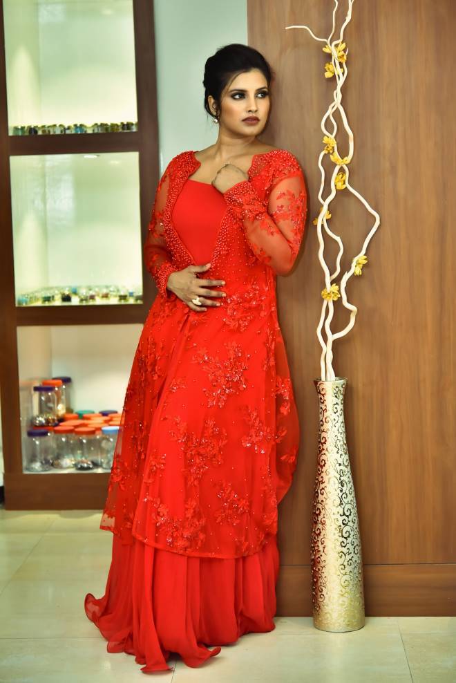 നടി റോഷ്‌ന ആന്‍ റോയിയുടെ ലേറ്റസ്റ്റ് ചിത്രങ്ങള്‍