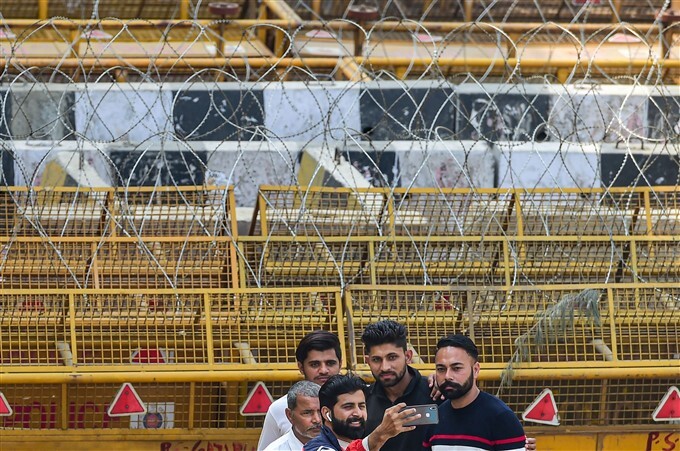 ಕೇಂದ್ರದ ಕೃಷಿ ಕಾಯ್ದೆಗಳ ವಿರುದ್ಧ ಮುಂದುವರೆದ ರೈತರ ಪ್ರತಿಭಟನೆ 