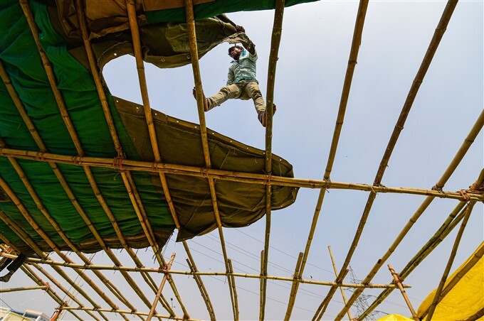 ಕೇಂದ್ರದ ಕೃಷಿ ಕಾಯ್ದೆಗಳ ವಿರುದ್ಧ ಮುಂದುವರೆದ ರೈತರ ಪ್ರತಿಭಟನೆ 