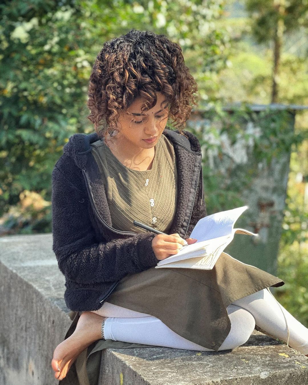 അനുപമം ഈ അഴക്- അനുപമ പരമേശ്വരന്റെ ഏറ്റവും പുതിയ ചിത്രങ്ങൾ