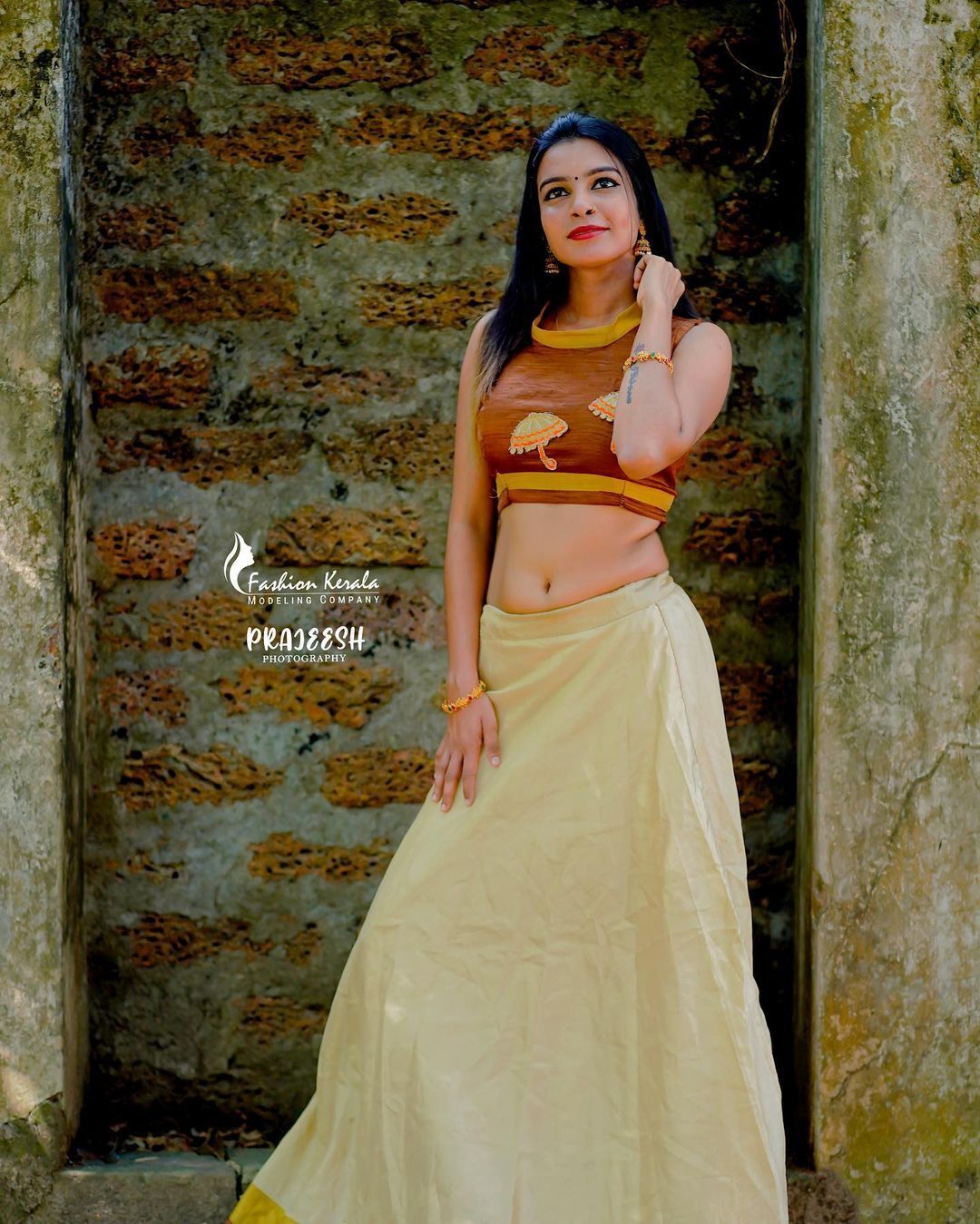 നാടൻ സുന്ദരിയായി ആതിര ജയചന്ദ്രൻ- ചിത്രങ്ങൾ കാണാം