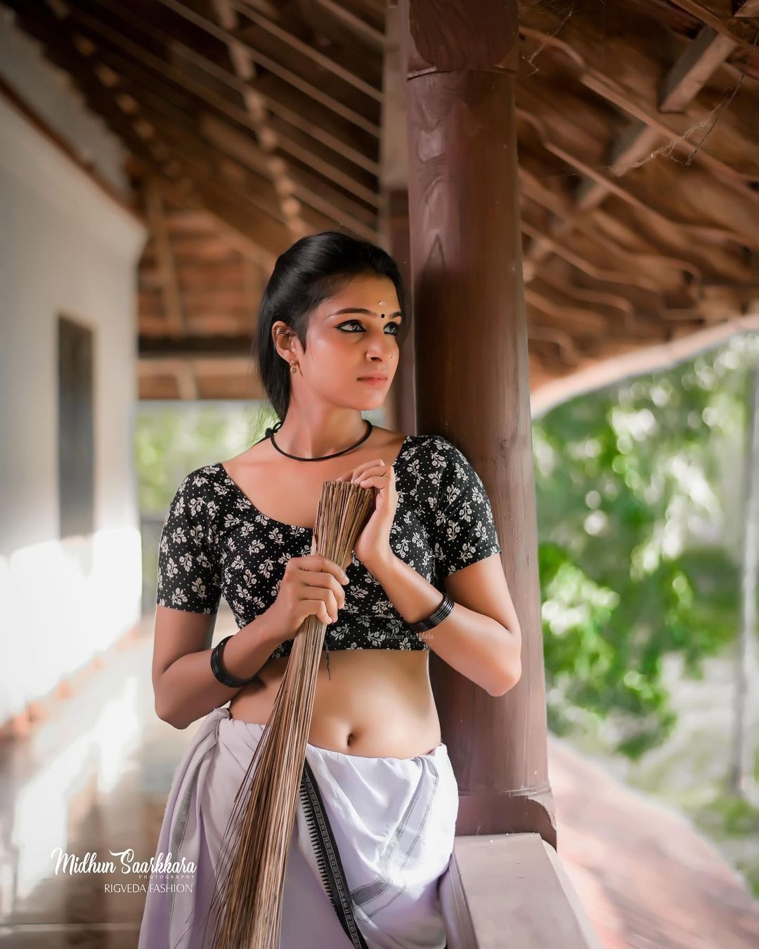 നാടൻ സുന്ദരിയായി ആതിര ജയചന്ദ്രൻ- ചിത്രങ്ങൾ കാണാം