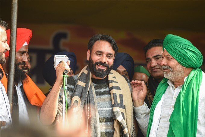 ಚಿತ್ರಗಳು : ನೂತನ ಕೃಷಿ ಕಾಯ್ದೆಗಳ ವಿರುದ್ಧ ಮುಂದುವರಿದ ರೈತರ ಪ್ರತಿಭಟನೆ 