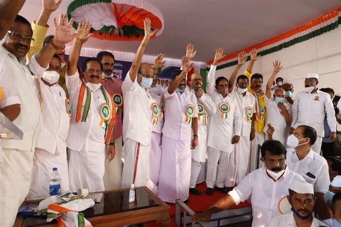 Congress Leader Ramesh Chennithala Aiswarya Kerala Yatra In Kerala