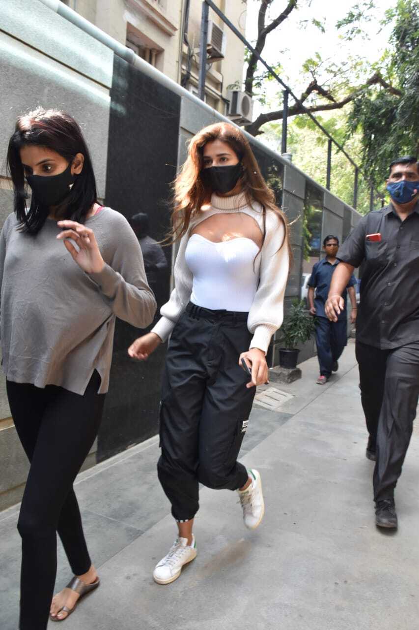 ഗ്ലാമർ ഗേൾ ദിഷ പഠാണി- ചിത്രങ്ങൾ കാണാം