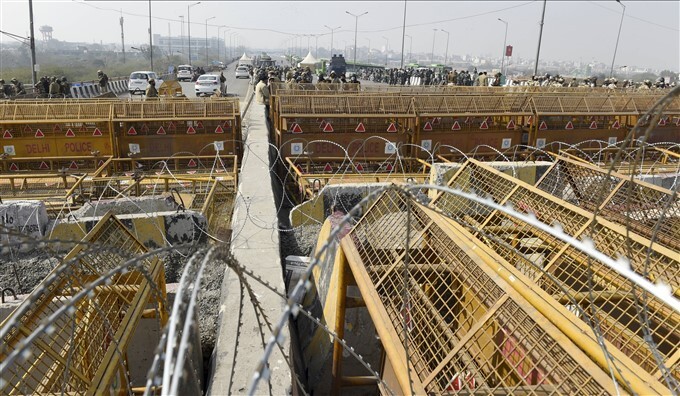 Security Enhanced At Ghazipur border In New Delhi