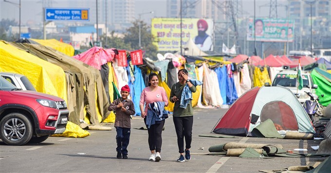 ಕೇಂದ್ರದ ಕೃಷಿ ಕಾಯ್ದೆಗಳ ವಿರುದ್ಧ ಮುಂದುವರೆದ ರೈತರ ಪ್ರತಿಭಟನೆ 