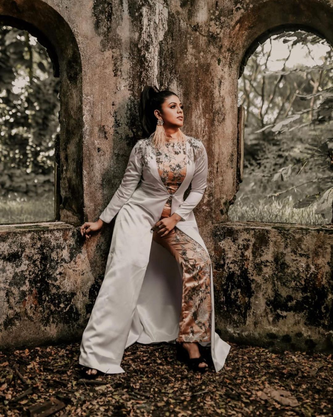 വേറിട്ട ലുക്കുമായി ഇനിയ- ചിത്രങ്ങൾ കാണാം