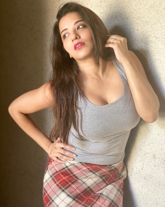 മൊണാലിസയുടെ ഈ ചിത്രങ്ങള്‍ കണ്ടോ.. കണ്ടില്ലെങ്കില്‍ കാണണം