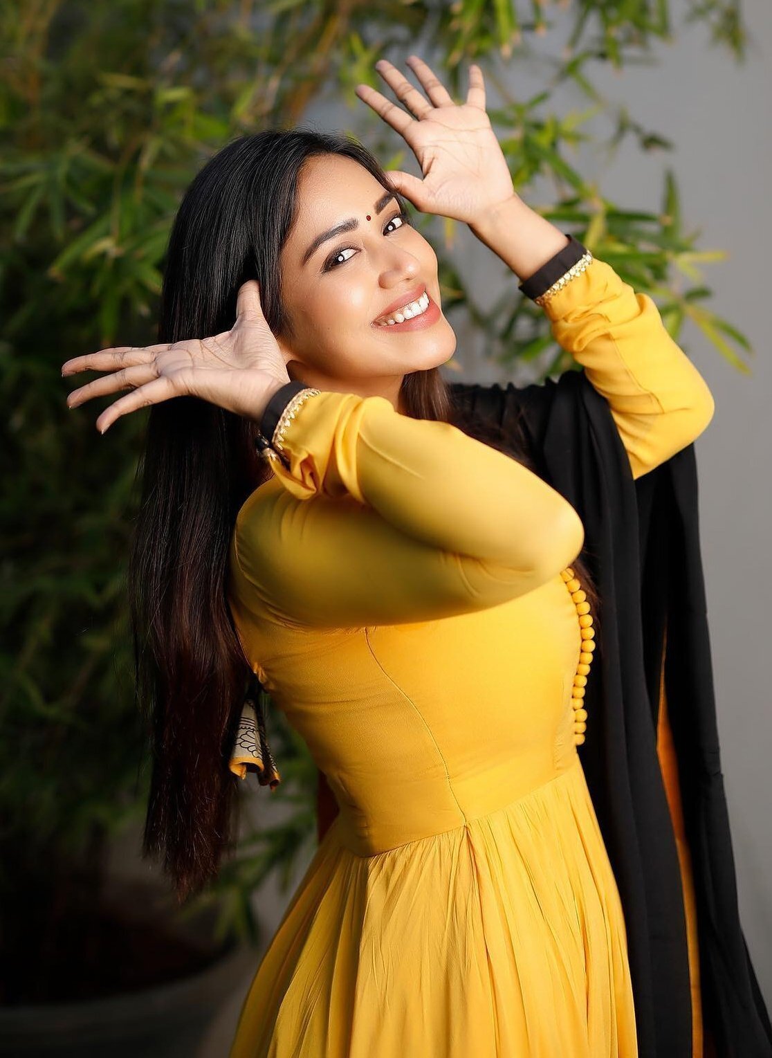 നിവേദ പെതുരാജിന്‍റെ ഏറ്റവും പുതിയ ചിത്രങ്ങള്‍ കാണാം