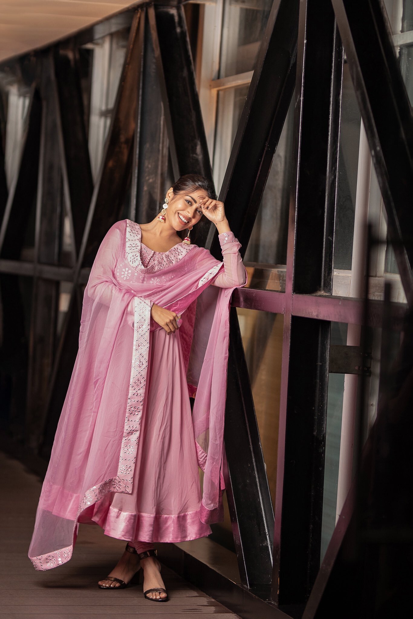 നിവേദ പെതുരാജിന്‍റെ ഏറ്റവും പുതിയ ചിത്രങ്ങള്‍ കാണാം